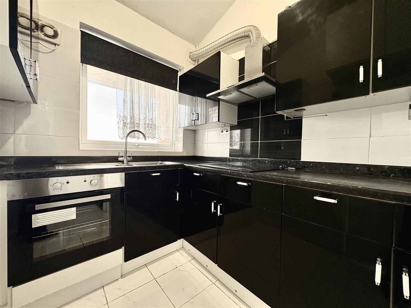 Flat Malvern Way in St Leonards