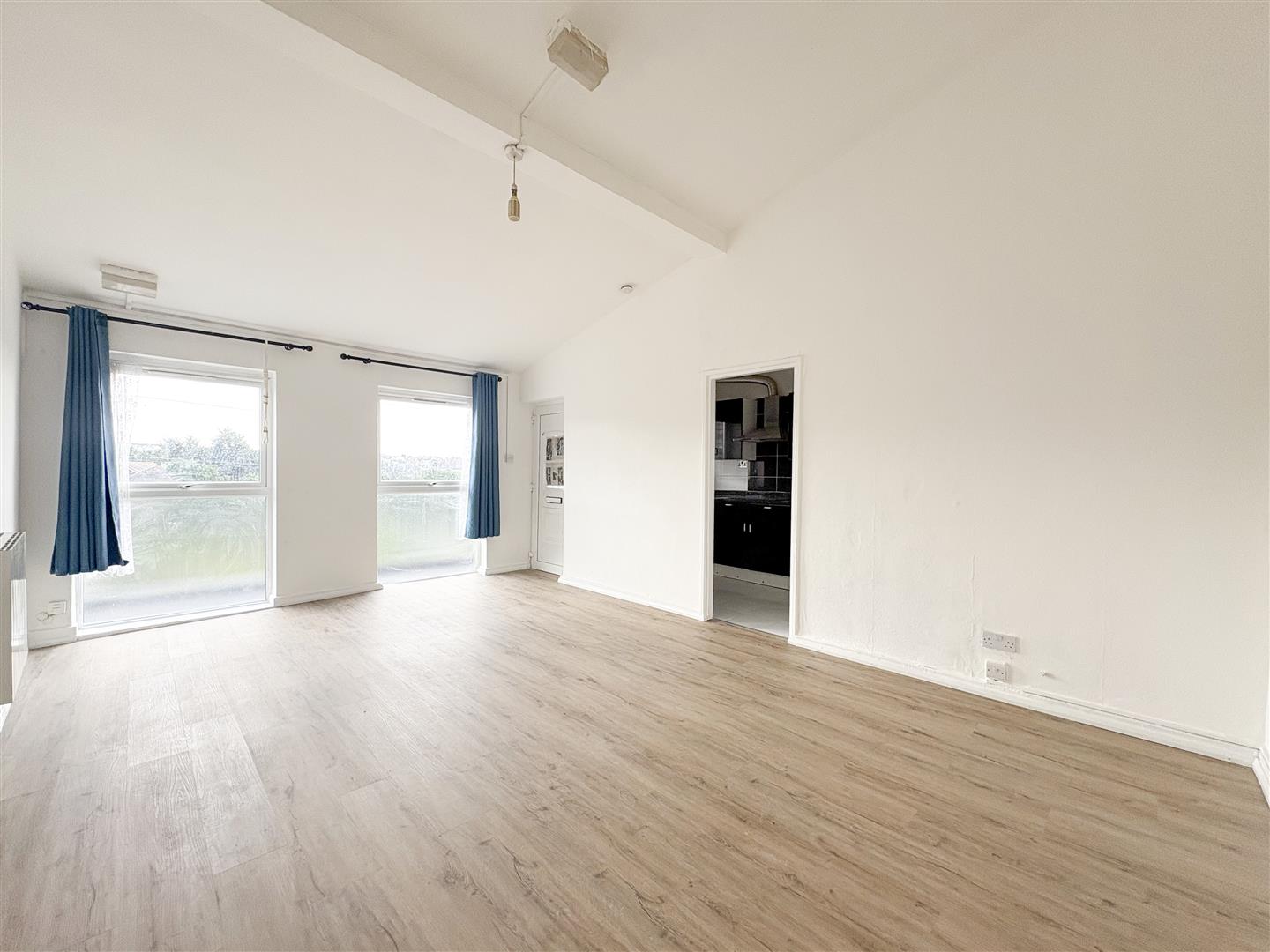 Flat Malvern Way in St Leonards