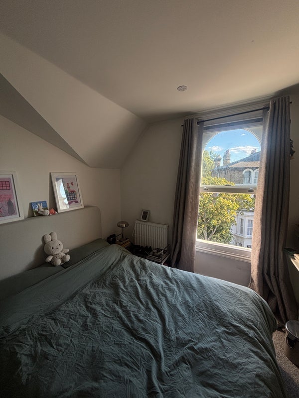 Room Mount Pleasant Road in Greater London