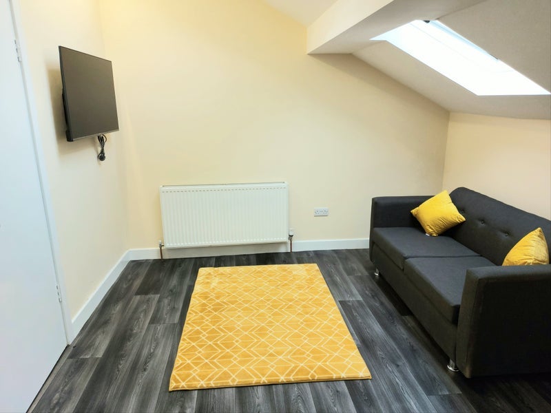 Room Marlborough Road in Bradford