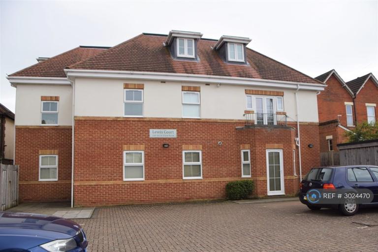 Flat Belle Vue Road in Bournemouth
