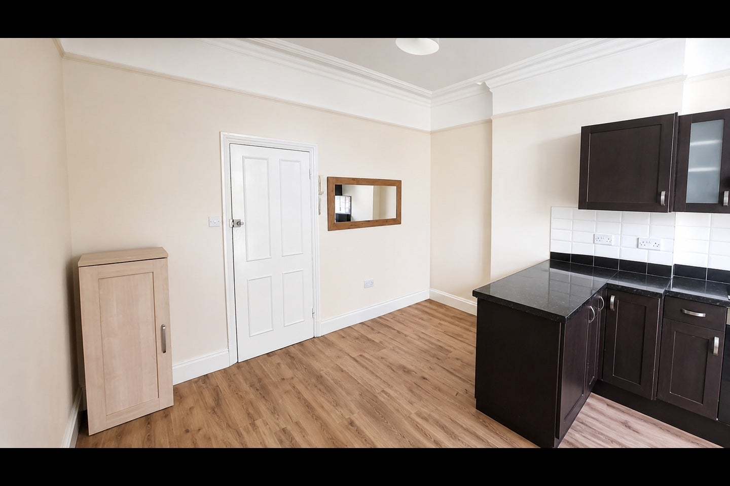 Flat Effingham Road in Elmbridge