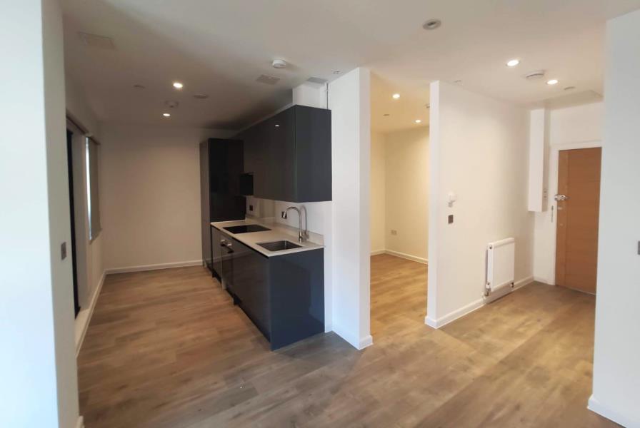 Flat Chertsey Road in Woking