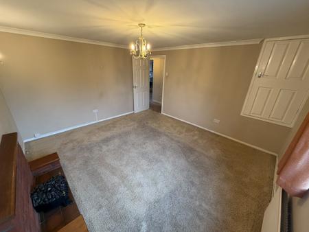 Flat Arundel Avenue in Sandwell