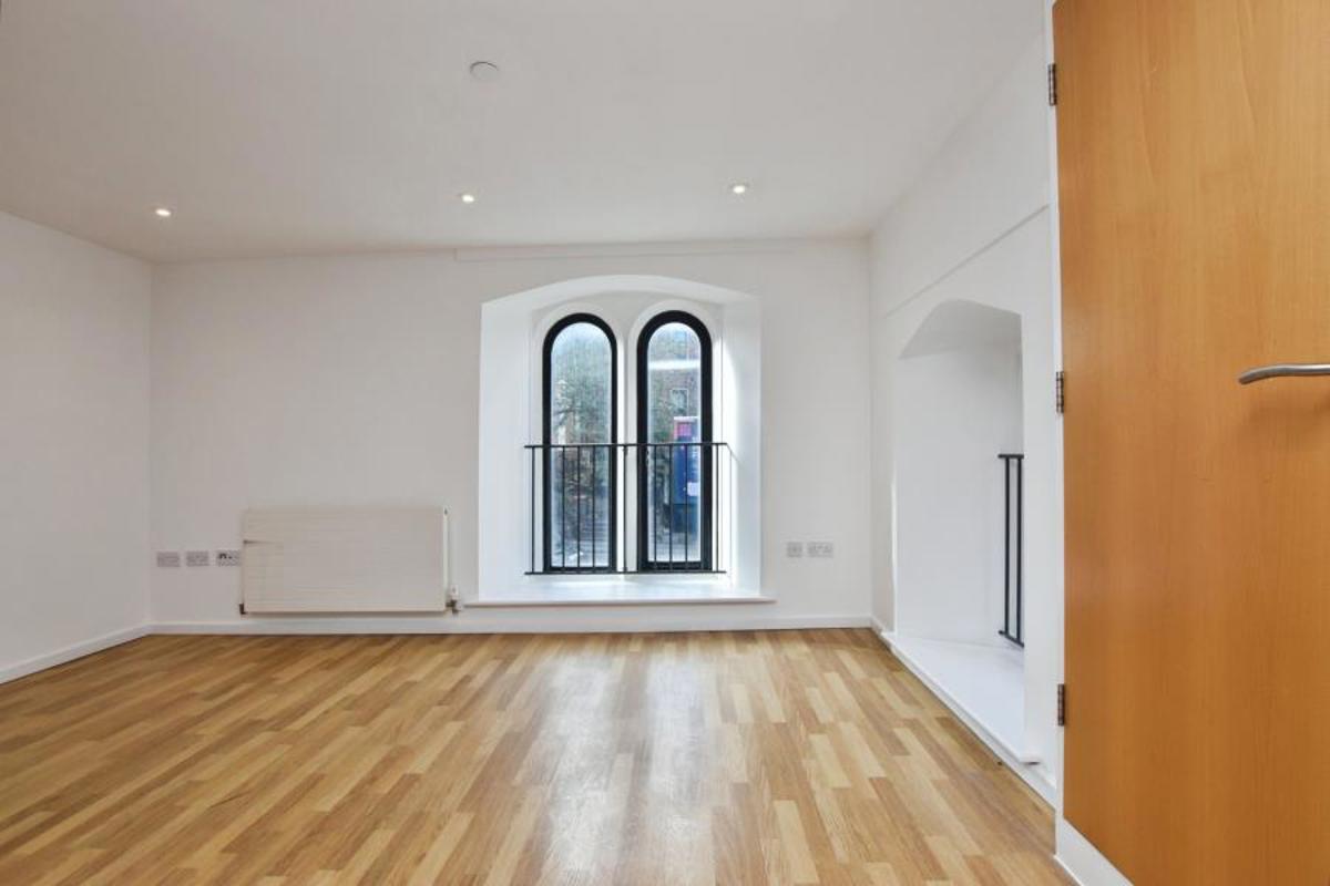 Flat East Street in Bristol