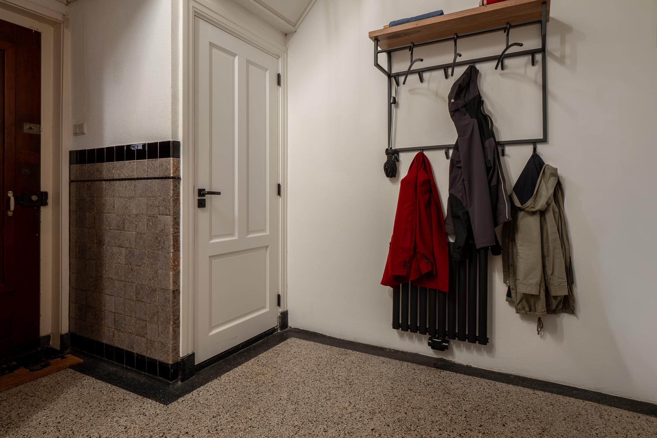 Twee-onder-één-kap te koop: Lasondersingel 147, Enschede