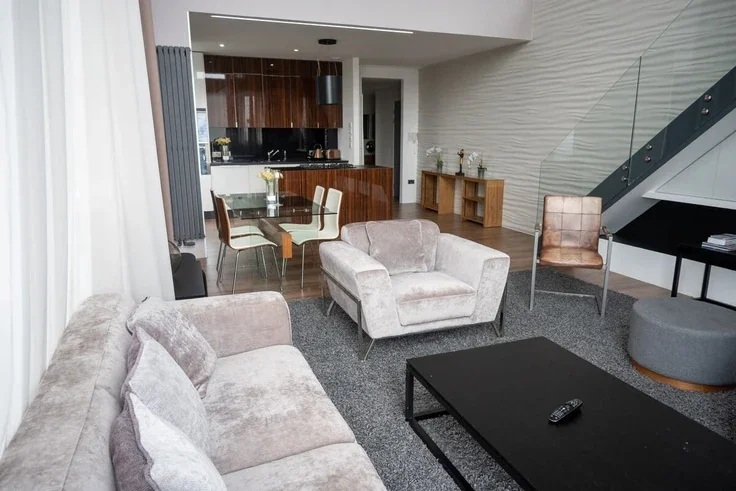 Flat Castlebank Place in Glasgow
