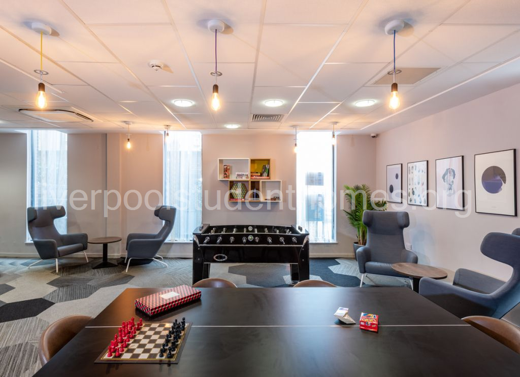 Room Shaw Street in Liverpool