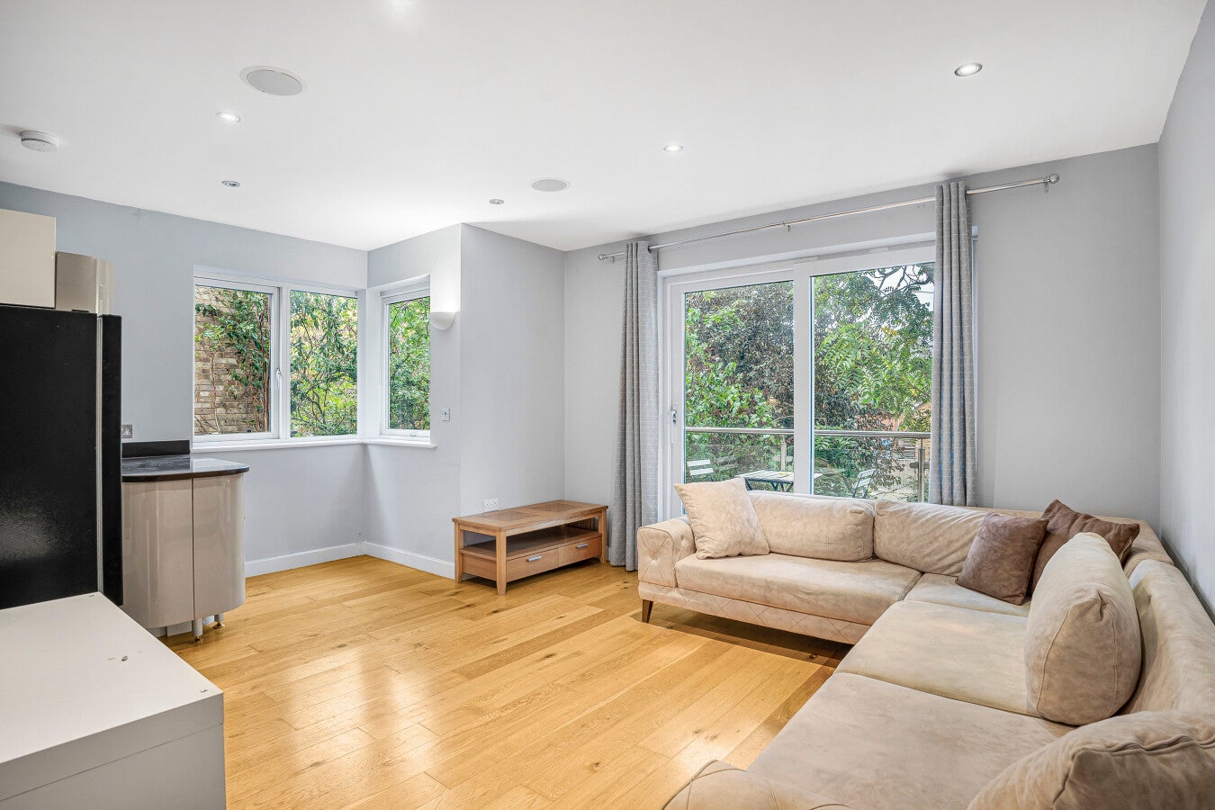 Flat Upper Richmond Road in Greater London