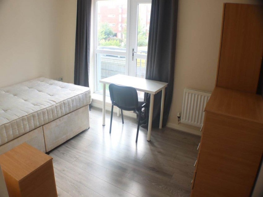 Flat Aviation Avenue in Welwyn Hatfield