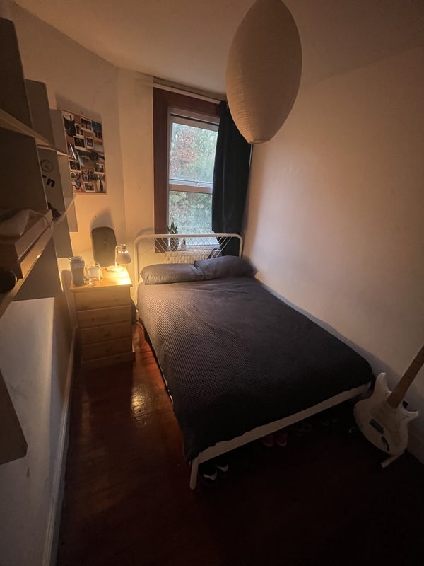 Room Calabria Road in Greater London
