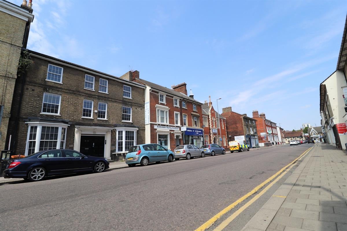 Flat Harpur Street in Bedford