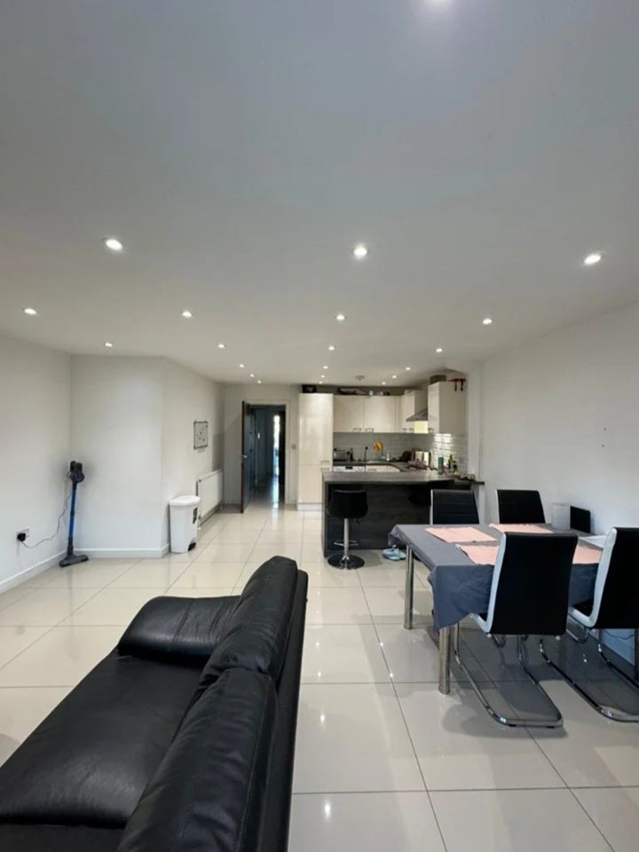Flat St. Anne's Row in Greater London