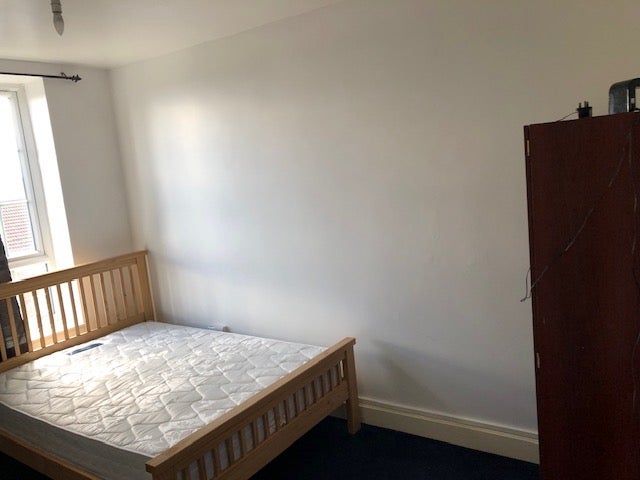 Room Albrighton Road in Greater London