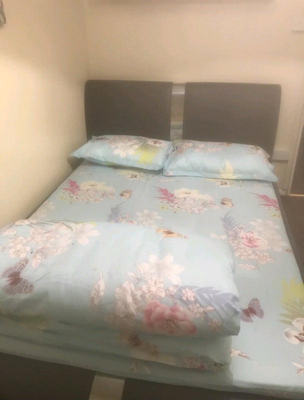 Room Stoneleigh Terrace in Greater London