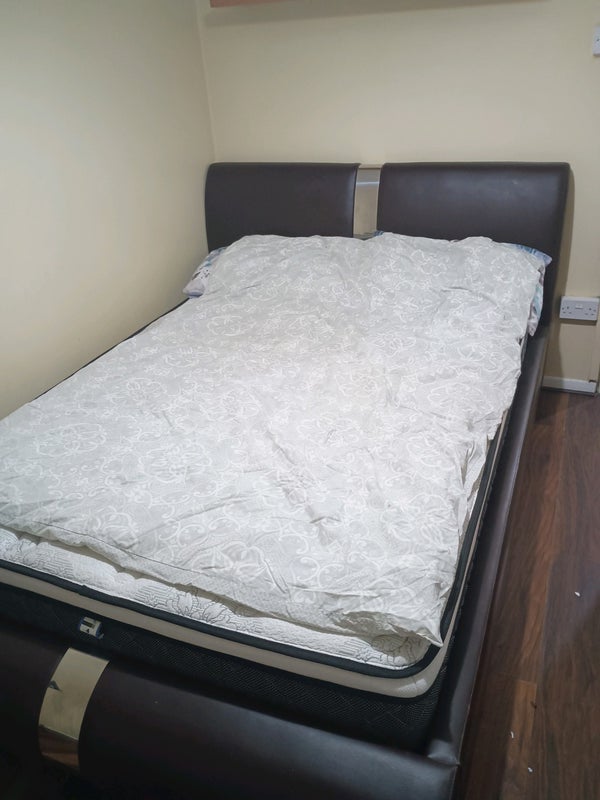 Room Stoneleigh Terrace in Greater London