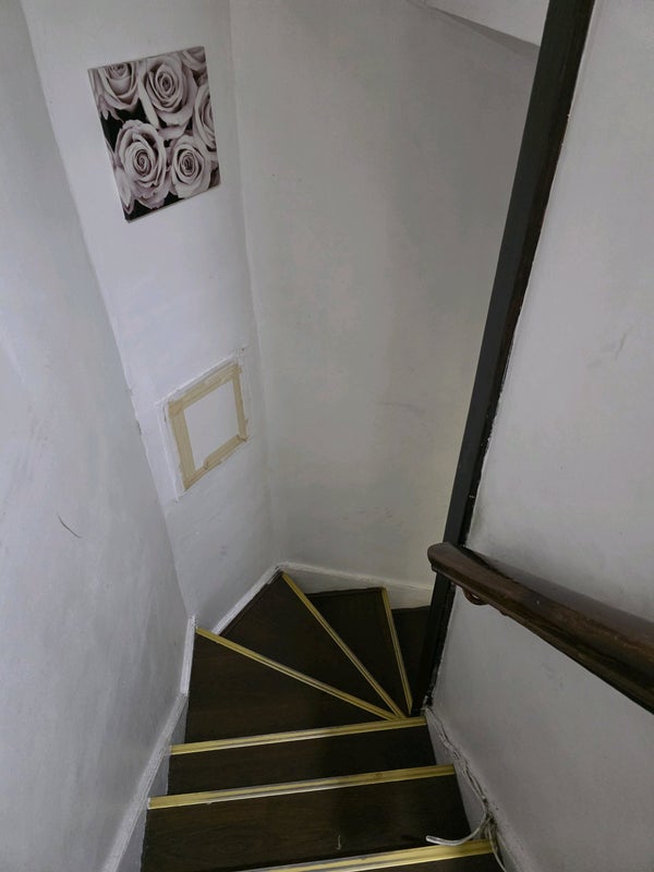 Room Stoneleigh Terrace in Greater London