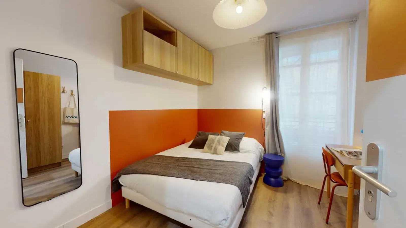 Room Rue du Chalet in Paris