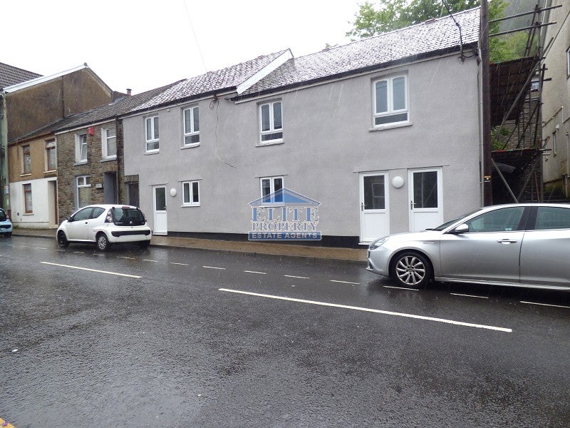 Flat High Street in Ogmore Vale