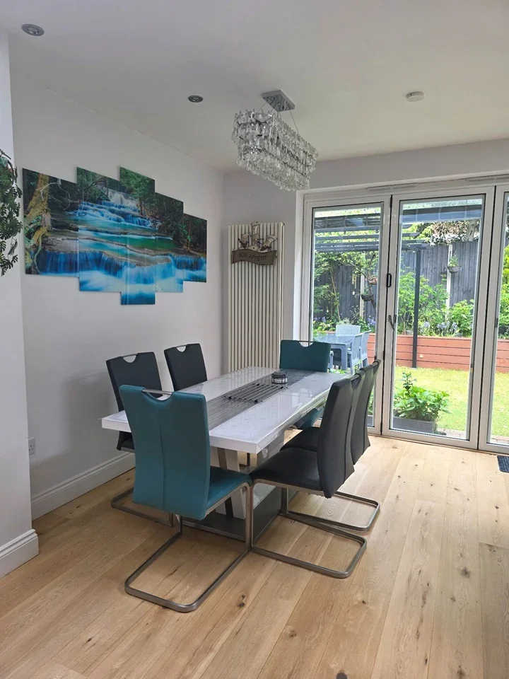 House Clifton Gardens in Greater London