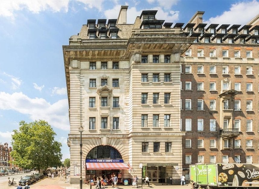 Flat Station Approach, Marylebone Road in City of Westminster