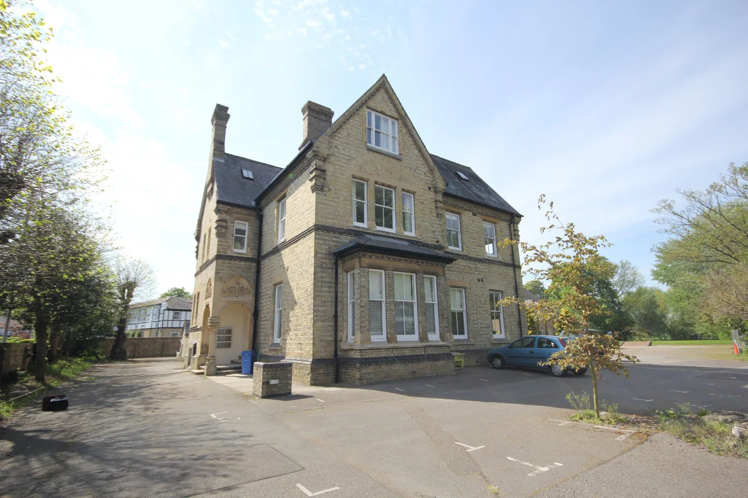 Flat West Street in Huntingdonshire