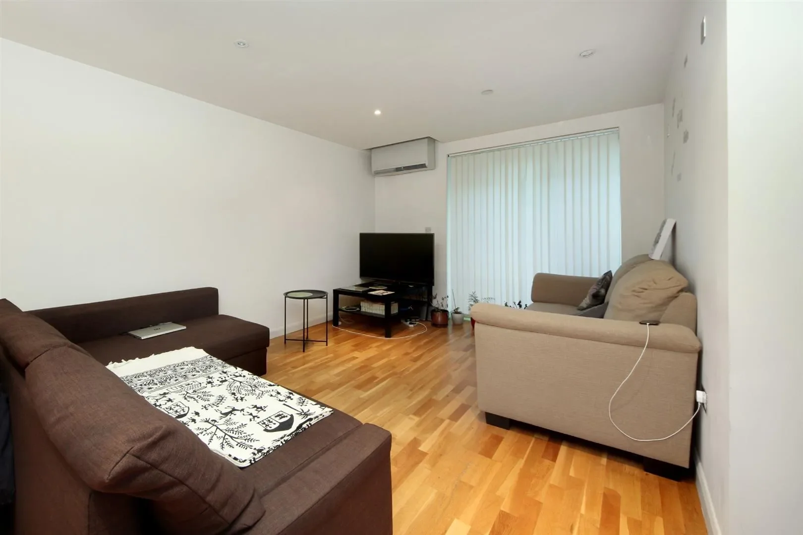 Flat Uxbridge Road in Greater London