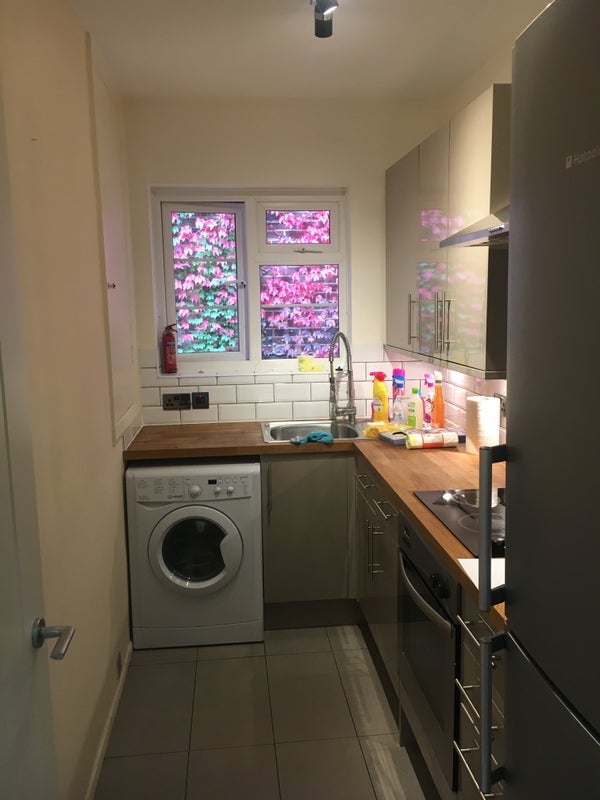 Flat Thornton Avenue in Greater London