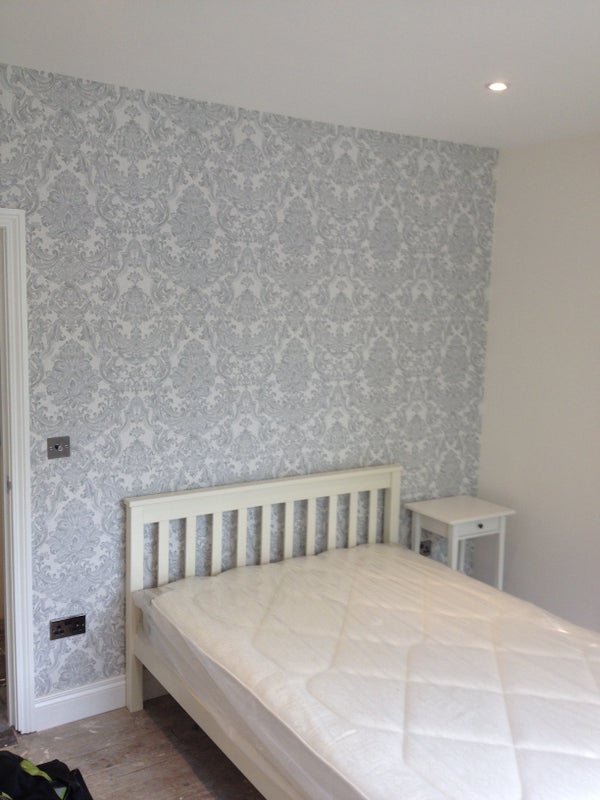 Flat Thornton Avenue in Greater London