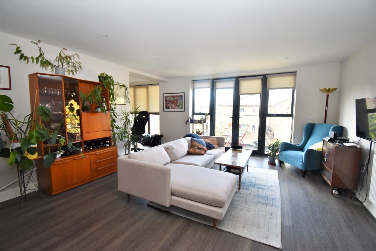 Flat Pomeroy Street in Greater London