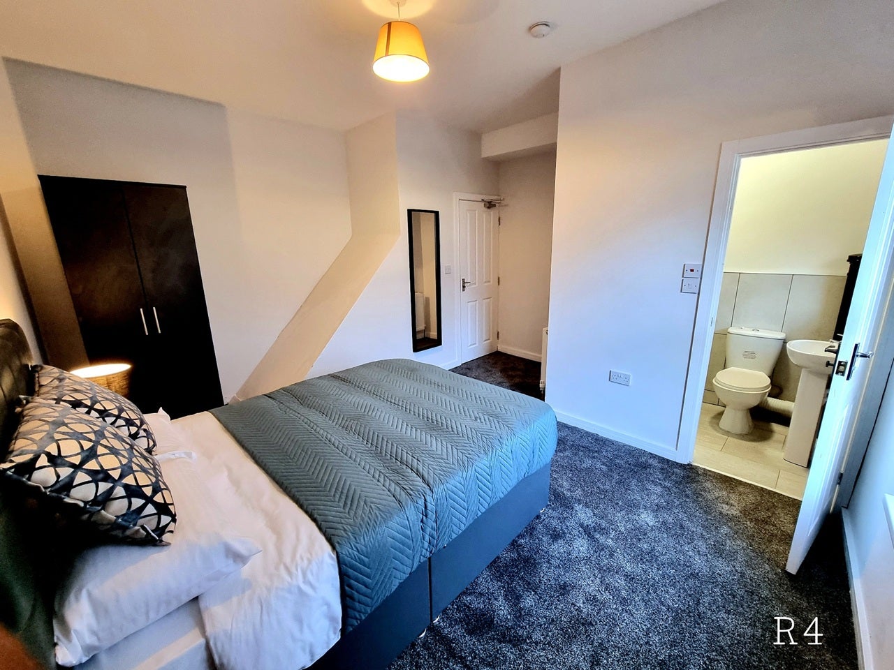 Room Tettenhall Road in Wolverhampton