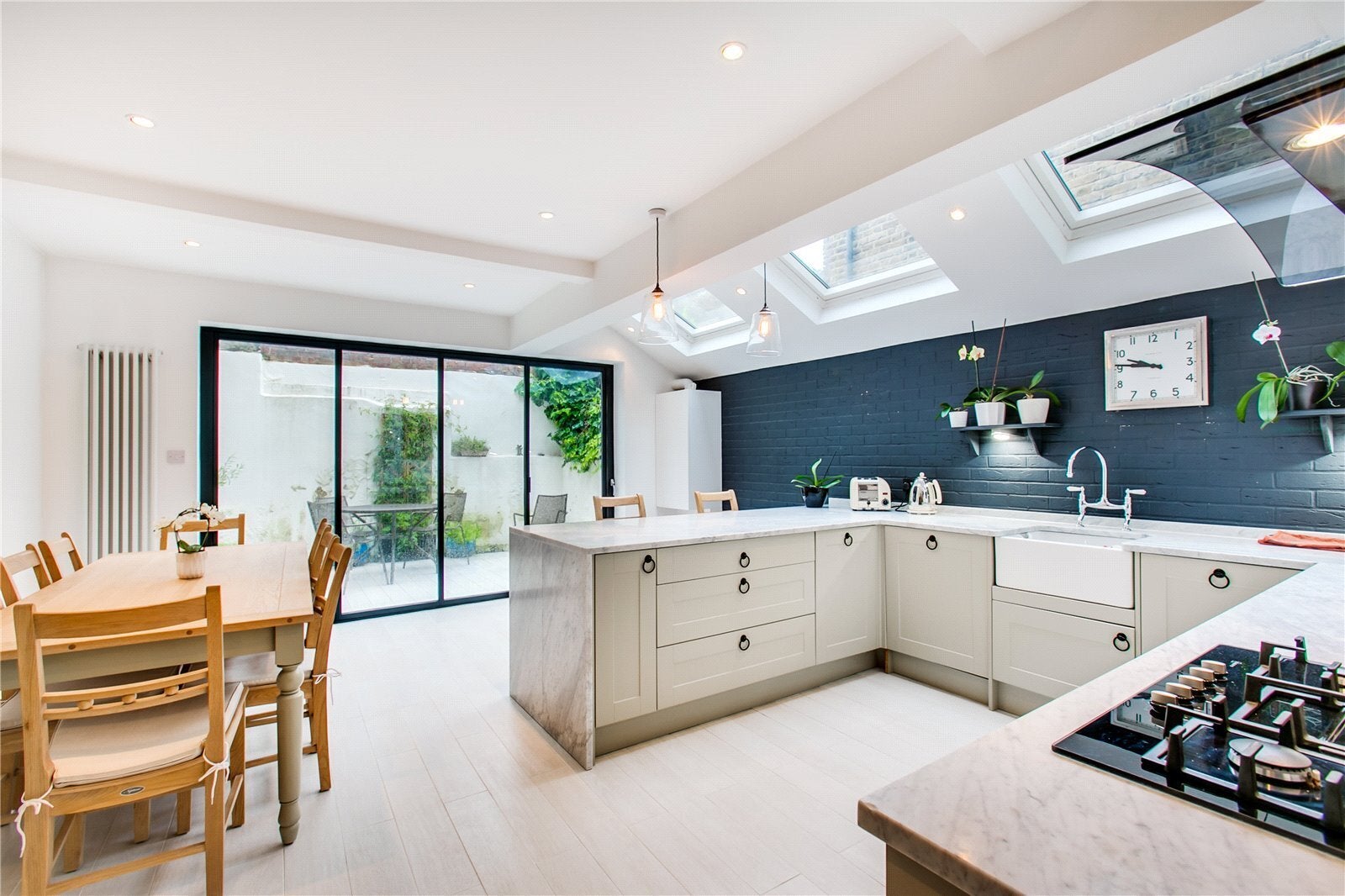 House Mendora Road in Greater London