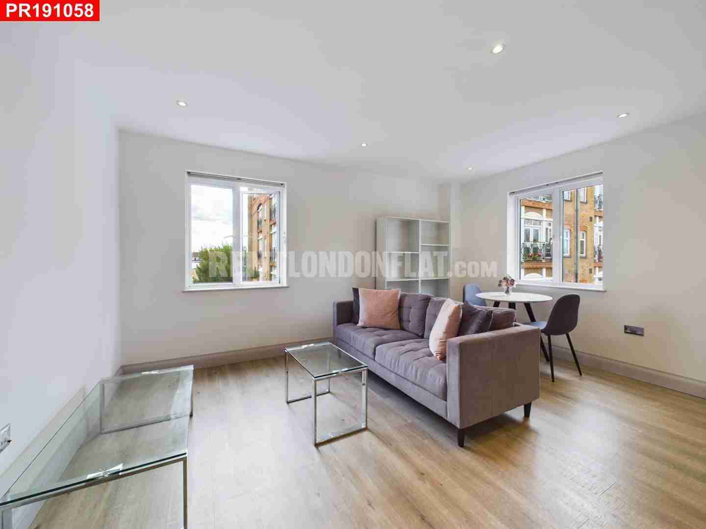 Flat Barley Mow Passage in Greater London