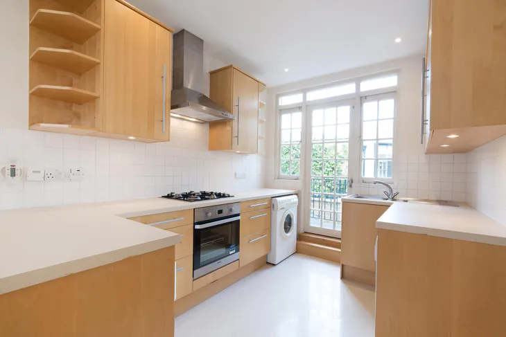 Flat Radnor Walk in Greater London