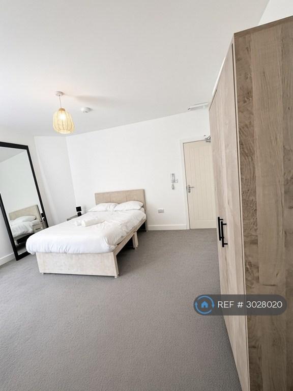 Room South Street in Rugby