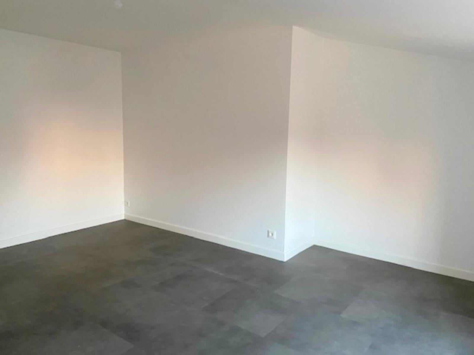 Flat Rue Charles Robin in Bourg-en-Bresse