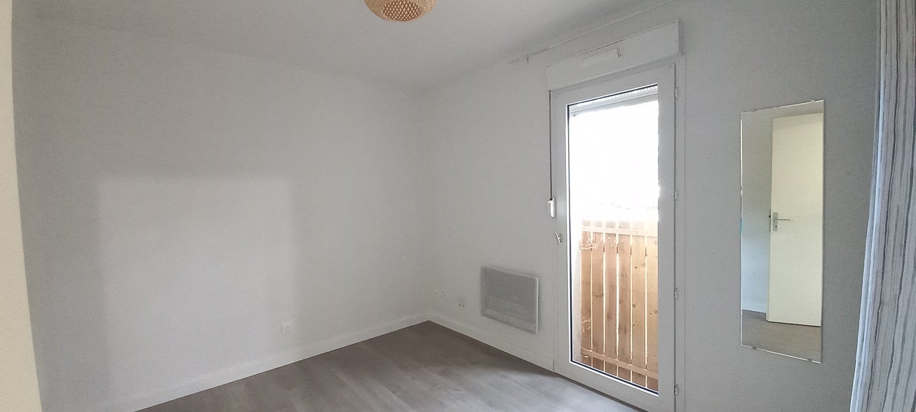 Appartement Place de l'Esplanade à Villeneuve-Tolosane