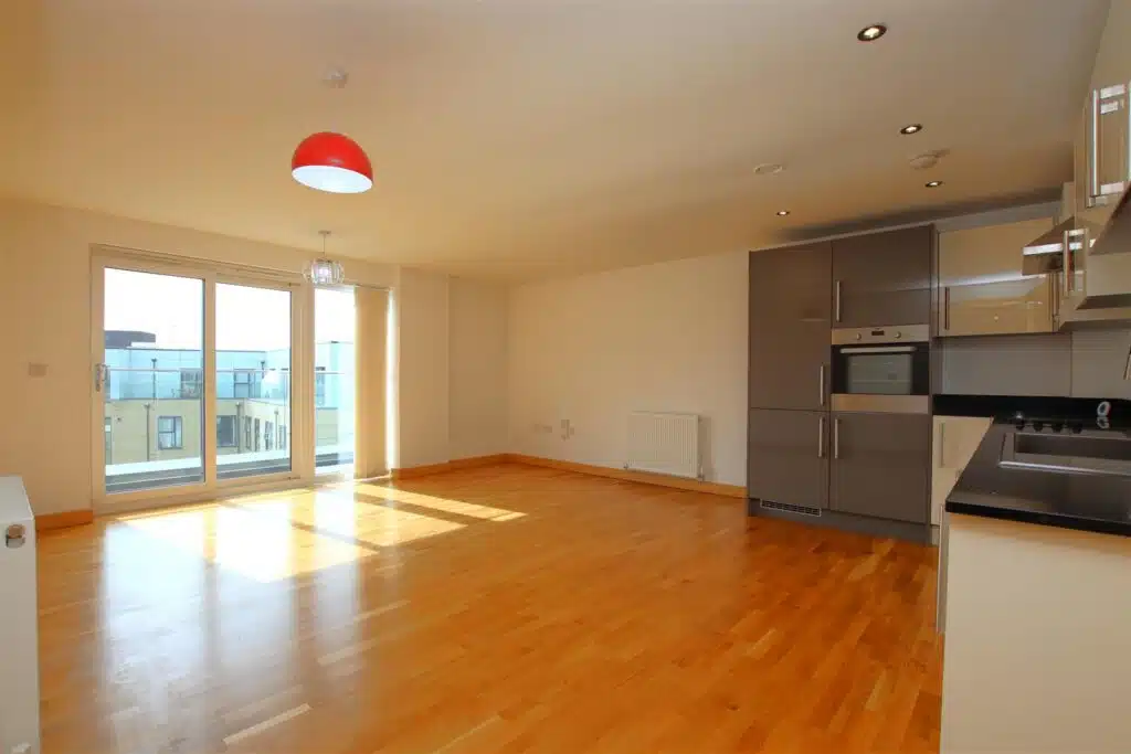 Flat Central Road in Dartford