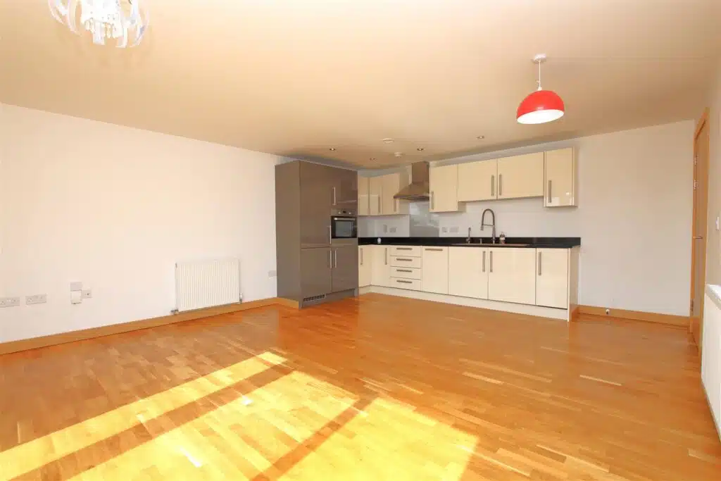 Flat Central Road in Dartford