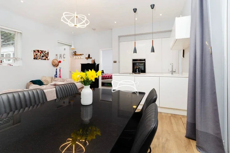 Flat St Margarets Road in Greater London