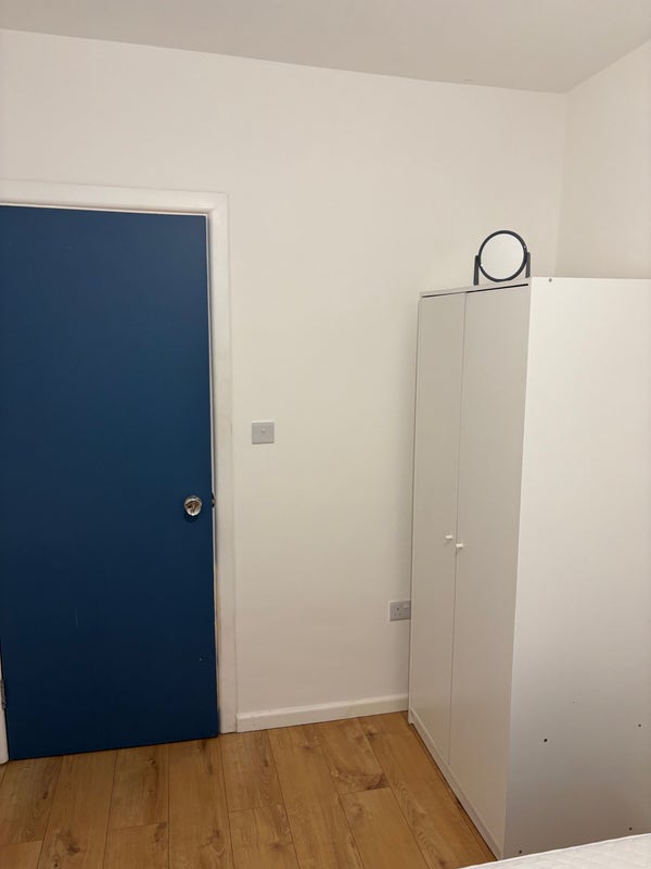 Room Roydene Road in Greater London