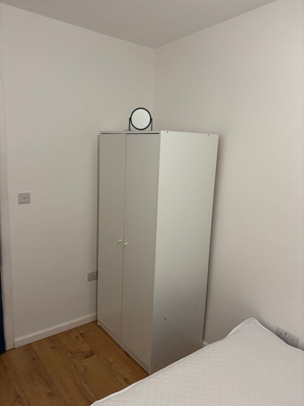 Room Roydene Road in Greater London