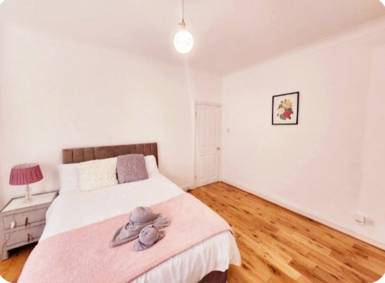 Room Ardoch Road in Greater London