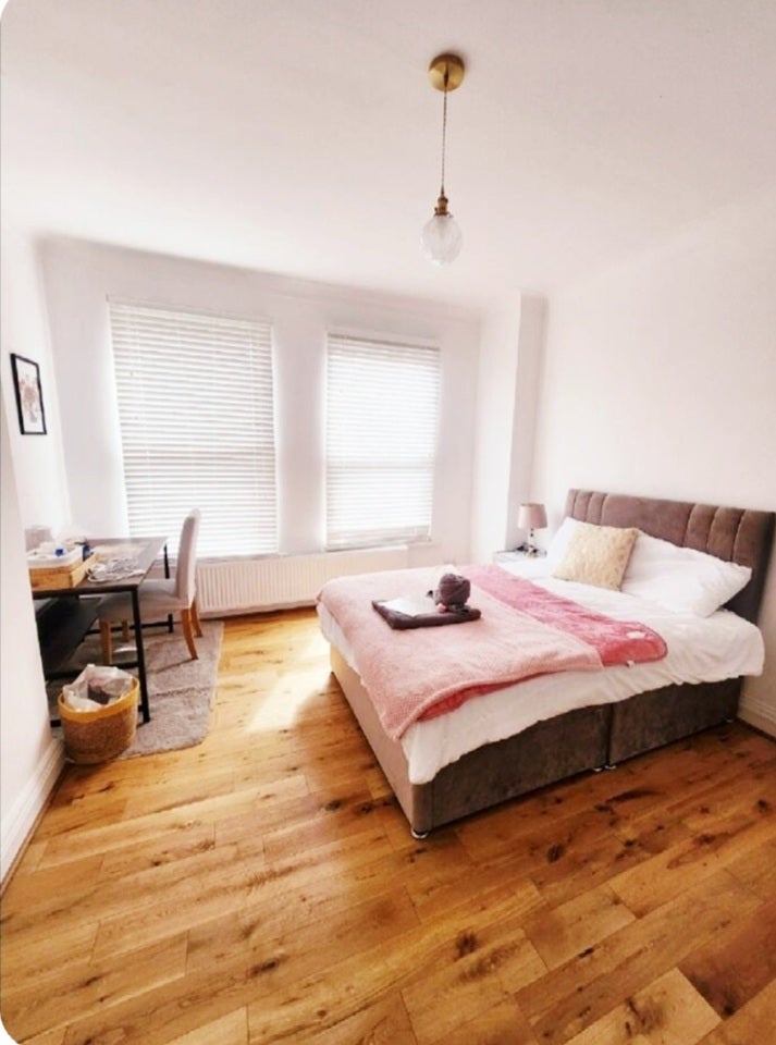 Room Ardoch Road in Greater London