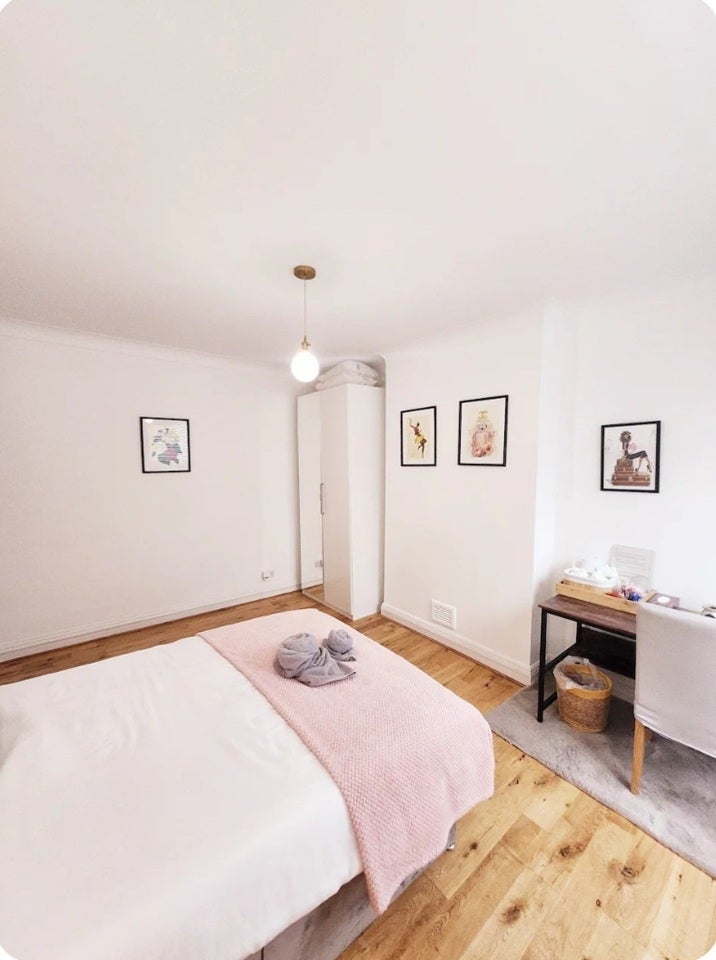 Room Ardoch Road in Greater London