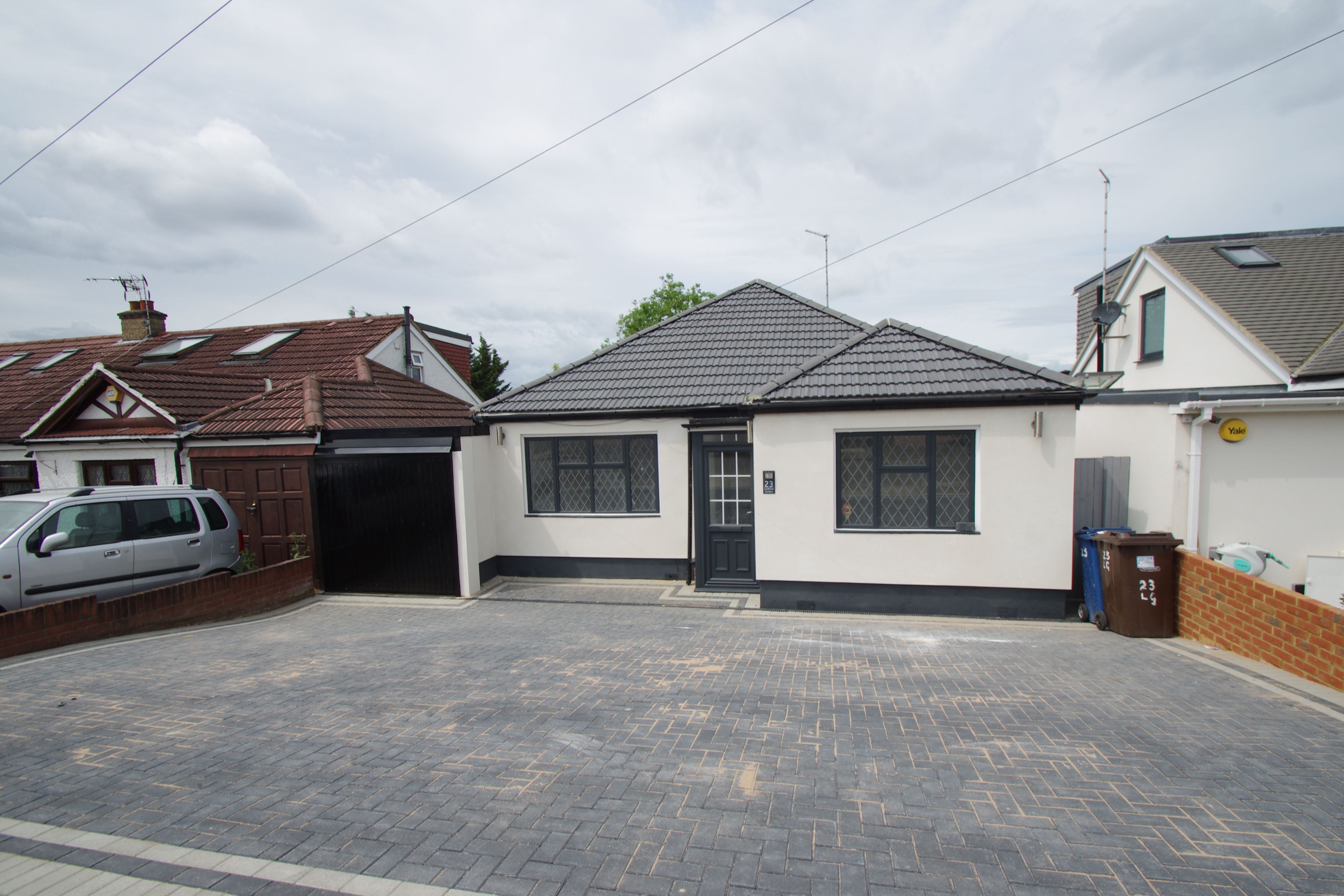 House Lyndhurst Gardens in Greater London