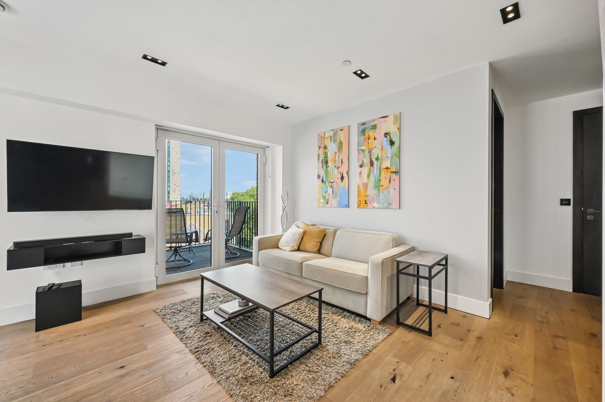 Flat Exchange Gardens in Greater London