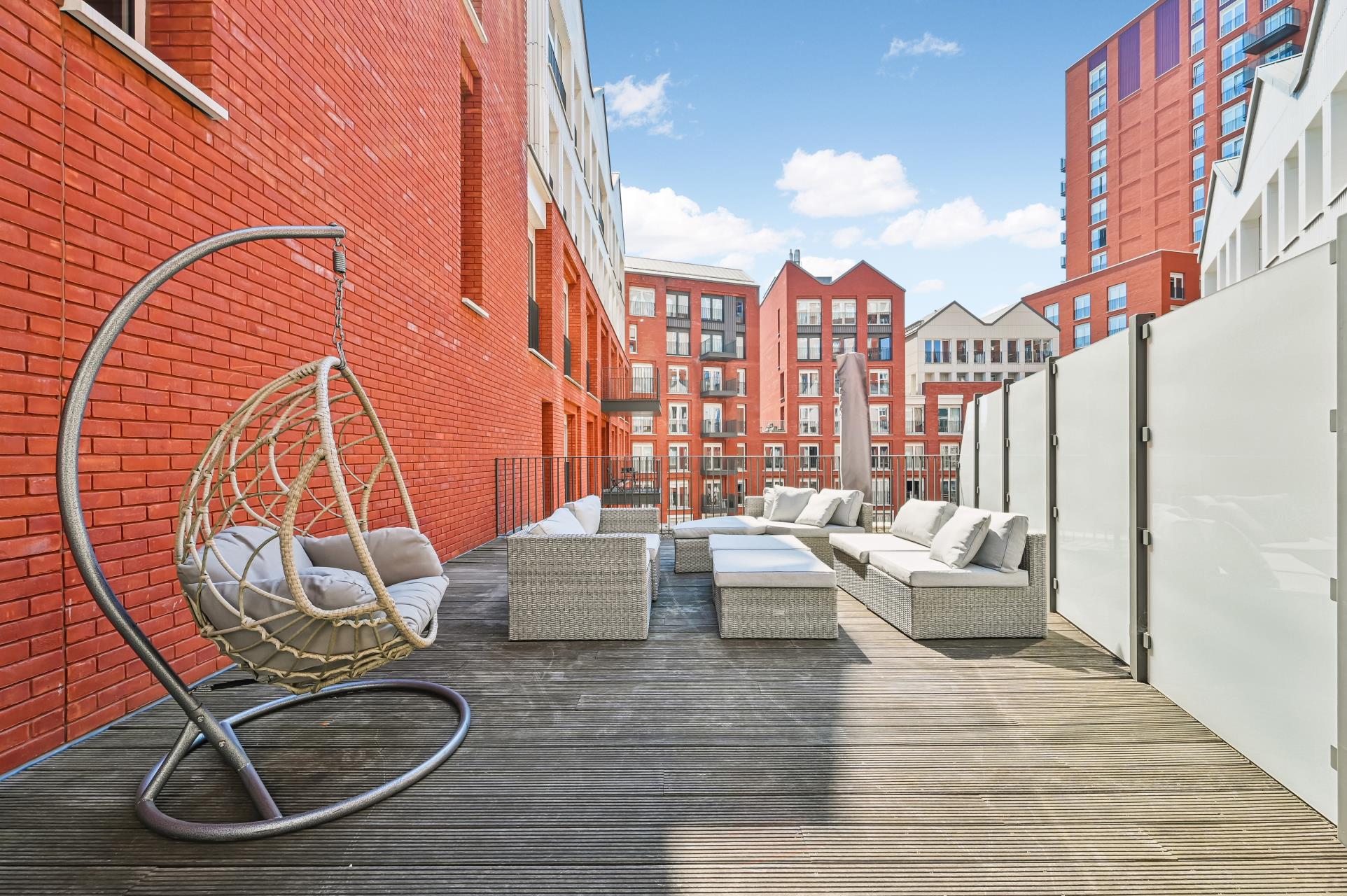 Flat Exchange Gardens in Greater London