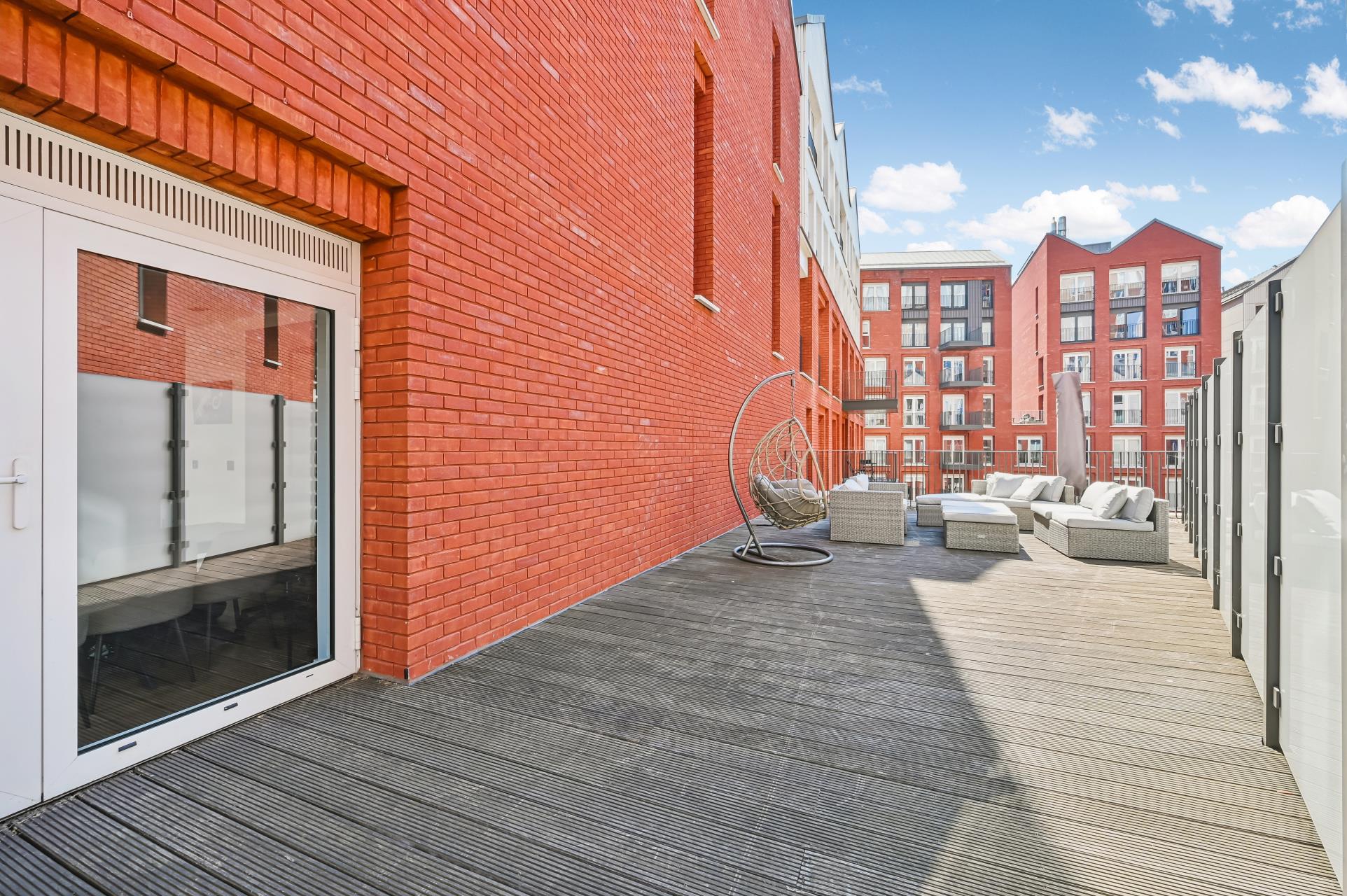 Flat Exchange Gardens in Greater London