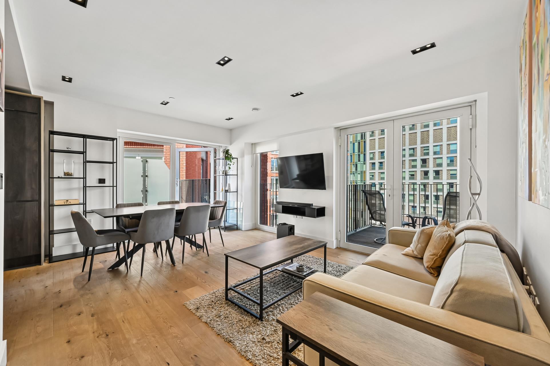 Flat Exchange Gardens in Greater London